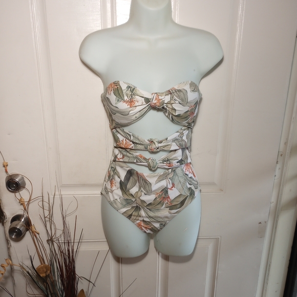 Other - FLOWER PRINTED ONE PIECE SWIMSUIT Body Enhancing Design Nature Lovers Size Small